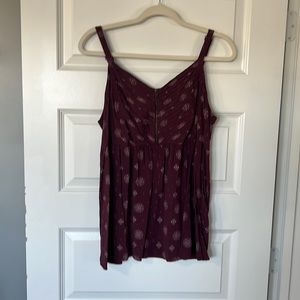 Burgundy zip top cami. Size 1x. Adjustable straps and smocked back